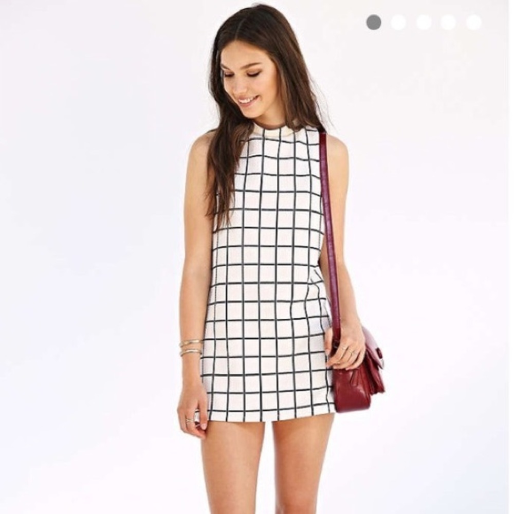 UO Cooperative White Black Tunic